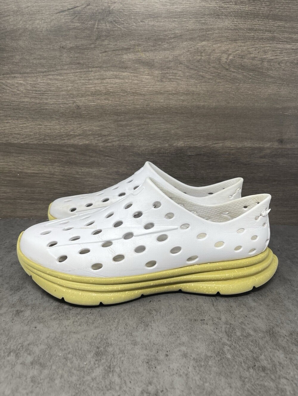 Kane Revive White Yellow Size 11 Mens Recovery Shoes Clogs Athletic Comfort